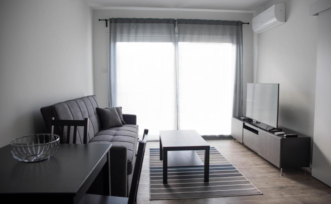 One Bedroom Apartment In Paphos In Good Location 외부 사진